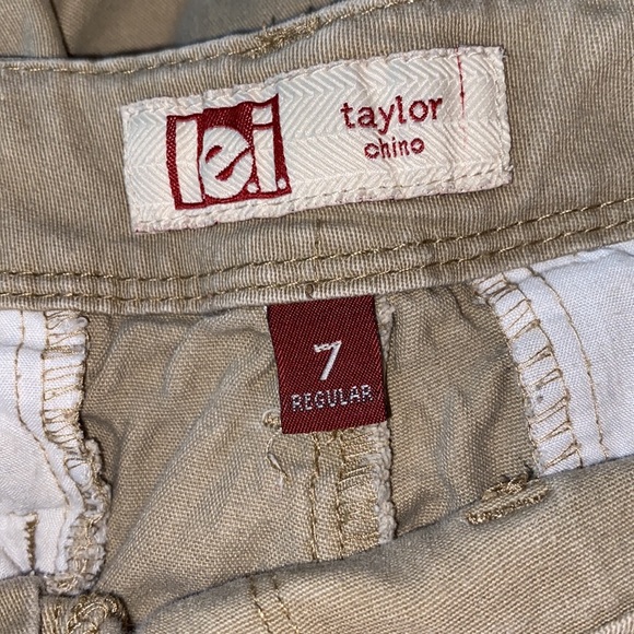 l.e.i Khaki Capris - Picture 3 of 3